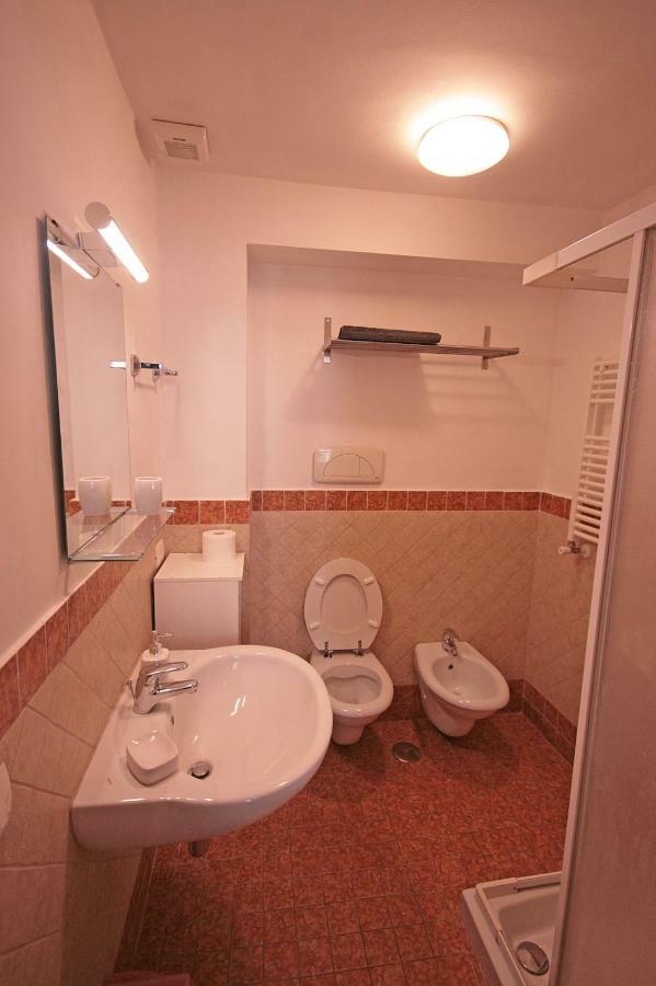 Trastevere 3 Bedrooms ローマ エクステリア 写真